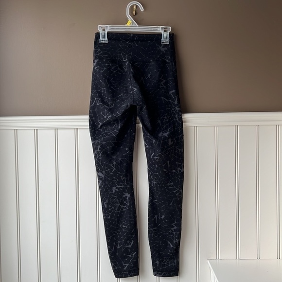 Lululemon Black Mesh Panel Leggings Size 2 - Picture 7 of 10